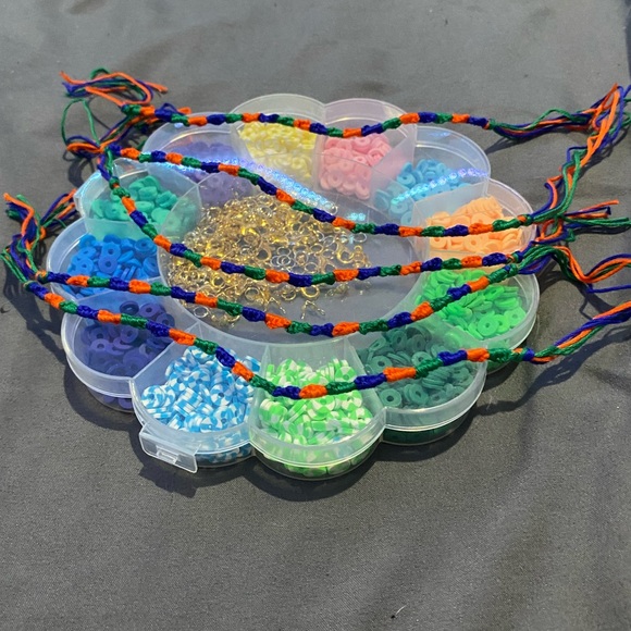 3 for 8$ 🪷 Multicolored Friendship Bracelet - Picture 5 of 5